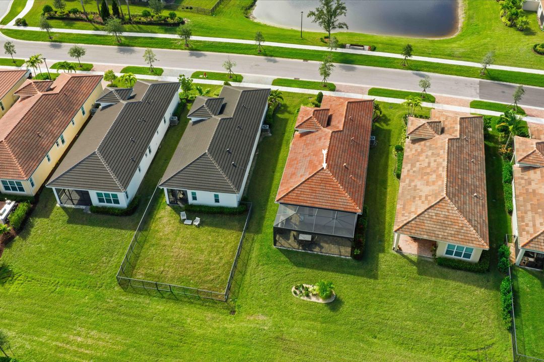 На продажу: $364,999 (2 спален, 2 ванн, 1515 Квадратных фут)