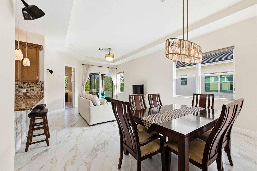 На продажу: $364,999 (2 спален, 2 ванн, 1515 Квадратных фут)