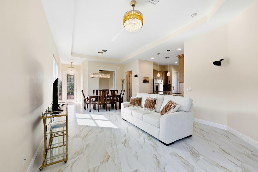 На продажу: $364,999 (2 спален, 2 ванн, 1515 Квадратных фут)