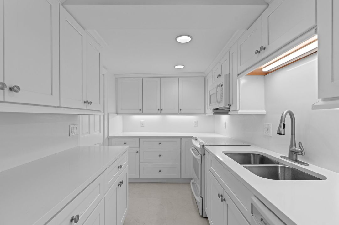 En Venta: $3,950,000 (2 camas, 2 baños, 2077 Pies cuadrados)