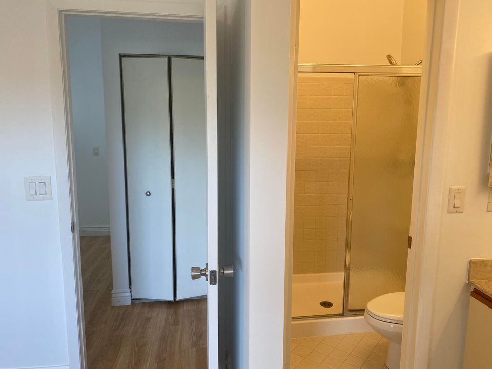 На продажу: $337,000 (2 спален, 2 ванн, 1208 Квадратных фут)