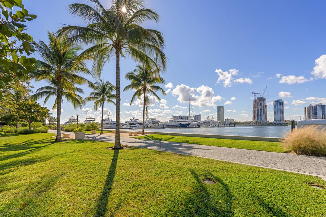 En Venta: $3,950,000 (2 camas, 2 baños, 2077 Pies cuadrados)