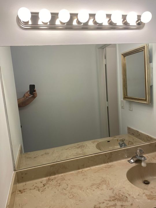 На продажу: $337,000 (2 спален, 2 ванн, 1208 Квадратных фут)