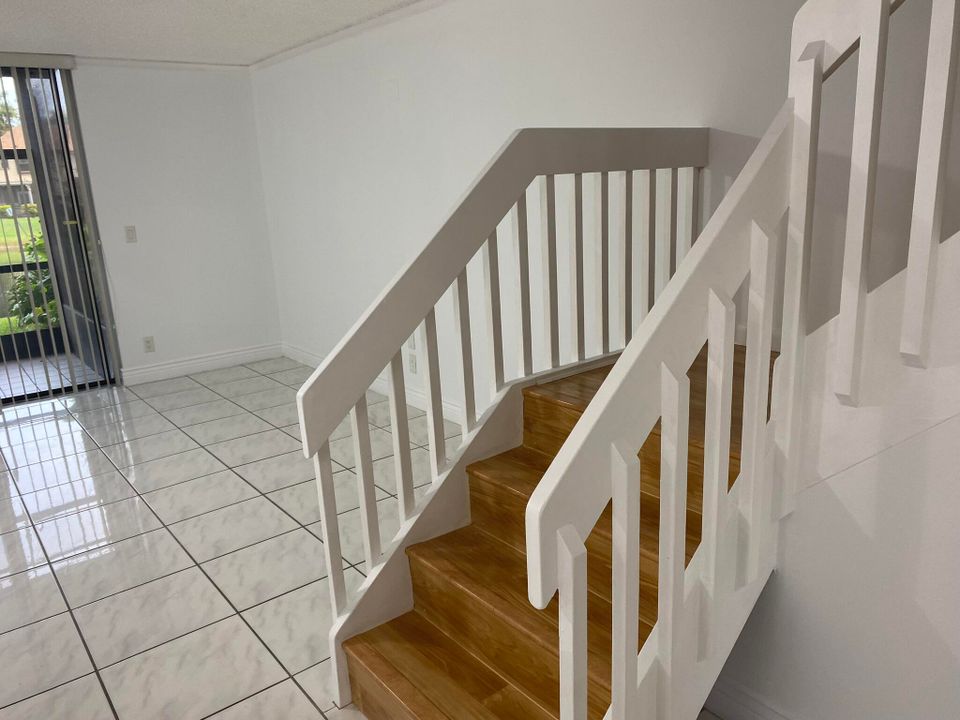 На продажу: $337,000 (2 спален, 2 ванн, 1208 Квадратных фут)