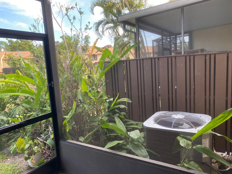 На продажу: $337,000 (2 спален, 2 ванн, 1208 Квадратных фут)