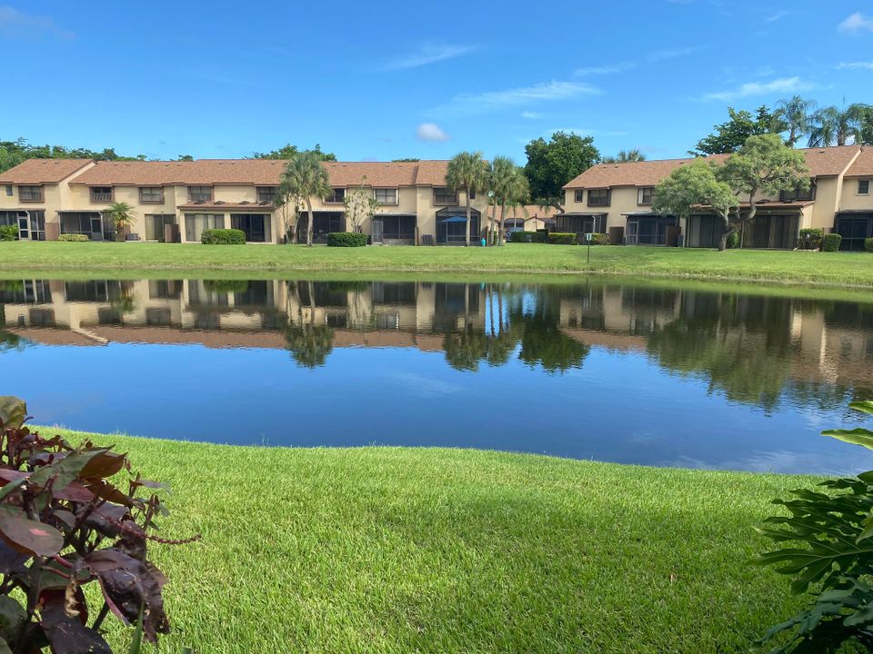 На продажу: $337,000 (2 спален, 2 ванн, 1208 Квадратных фут)