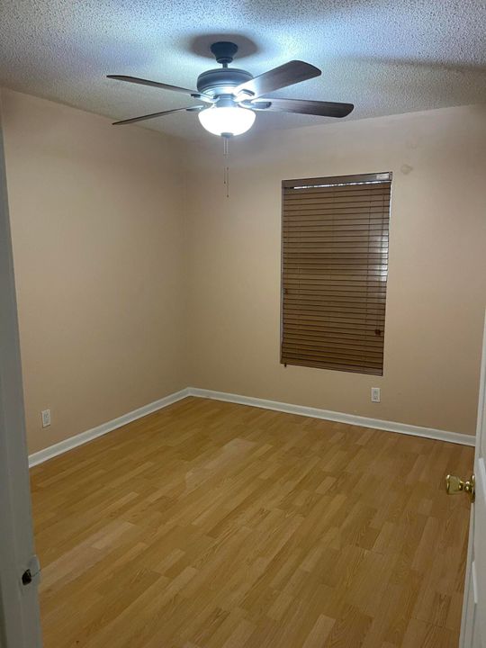 For Rent: $2,200 (2 beds, 2 baths, 871 Square Feet)