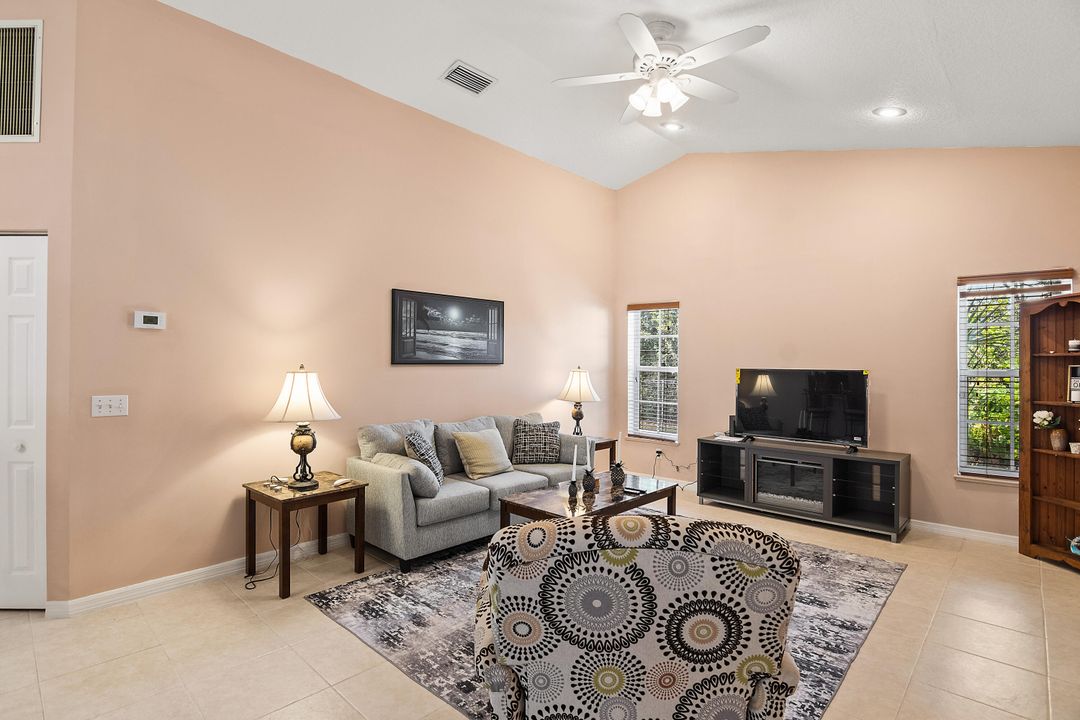 В аренду: $4,000 (2 спален, 2 ванн, 2399 Квадратных фут)