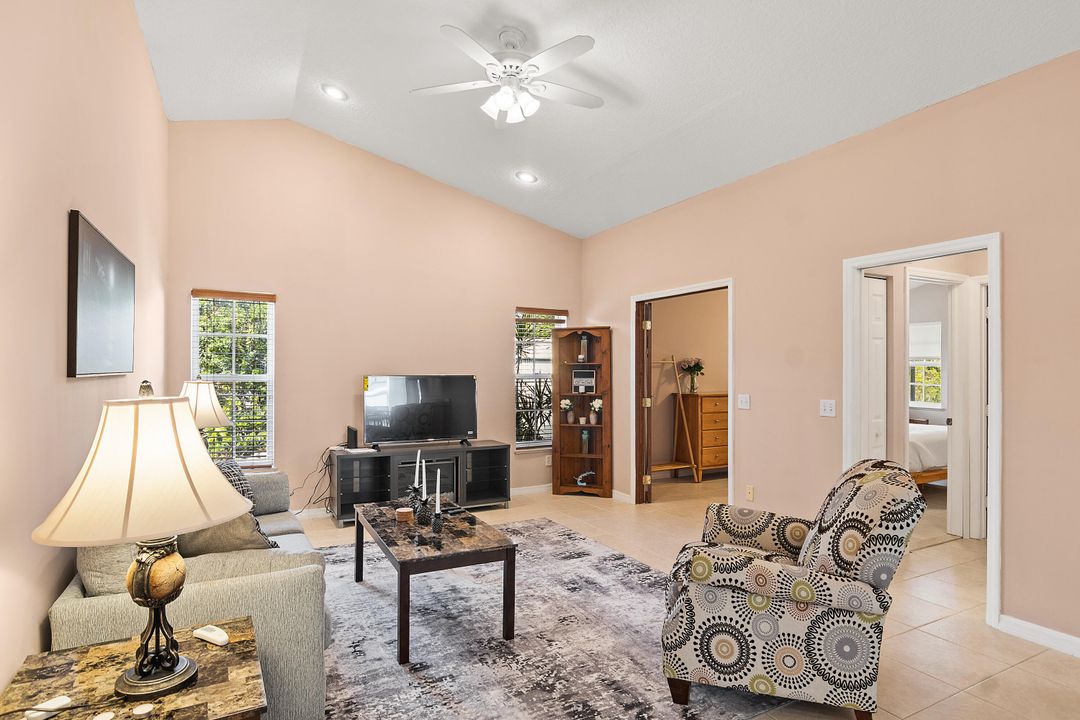 В аренду: $4,000 (2 спален, 2 ванн, 2399 Квадратных фут)