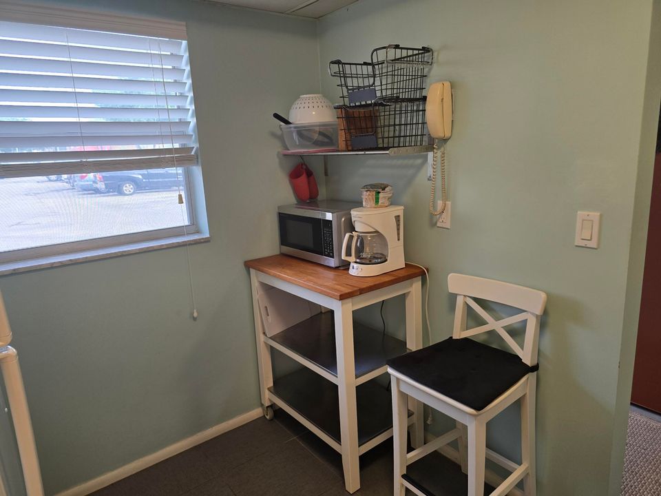 For Sale: $138,900 (2 beds, 2 baths, 1021 Square Feet)