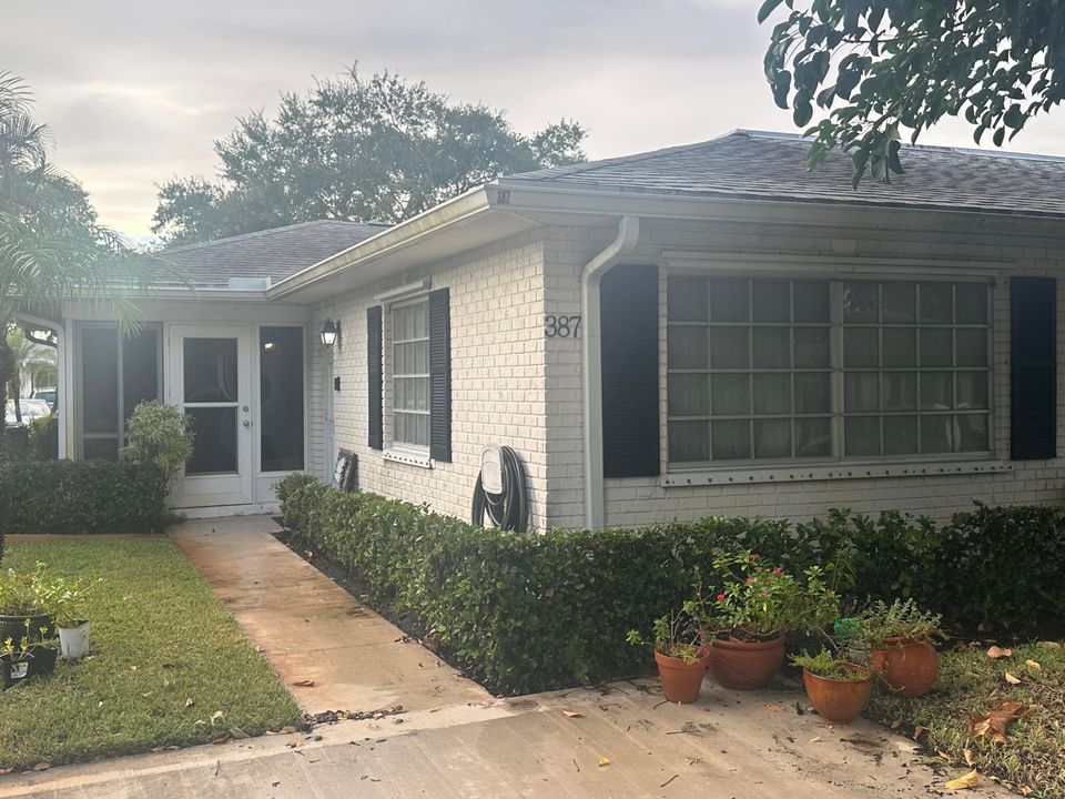 For Sale: $215,000 (2 beds, 2 baths, 1238 Square Feet)