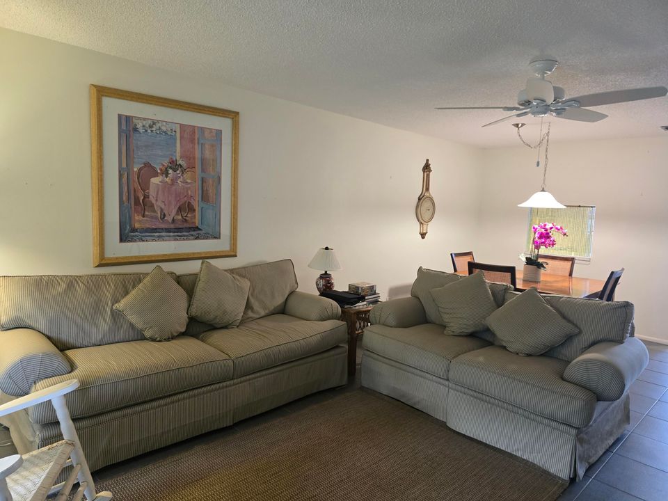 For Sale: $138,900 (2 beds, 2 baths, 1021 Square Feet)