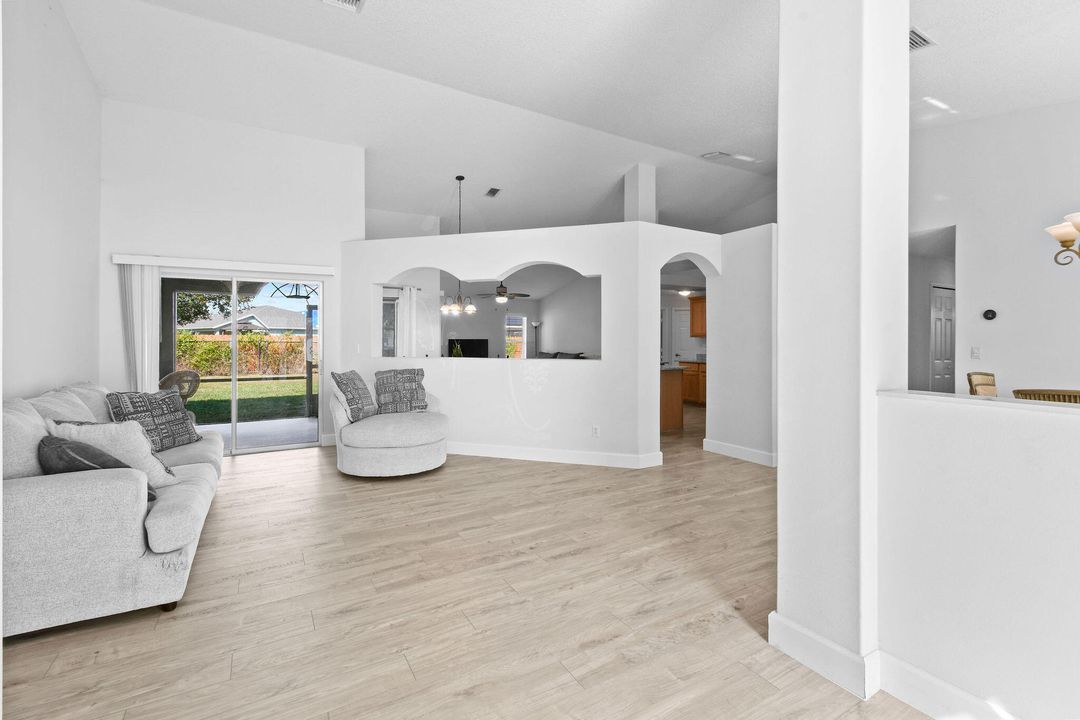 待售: $449,900 (3 贝兹, 2 浴室, 2053 平方英尺)