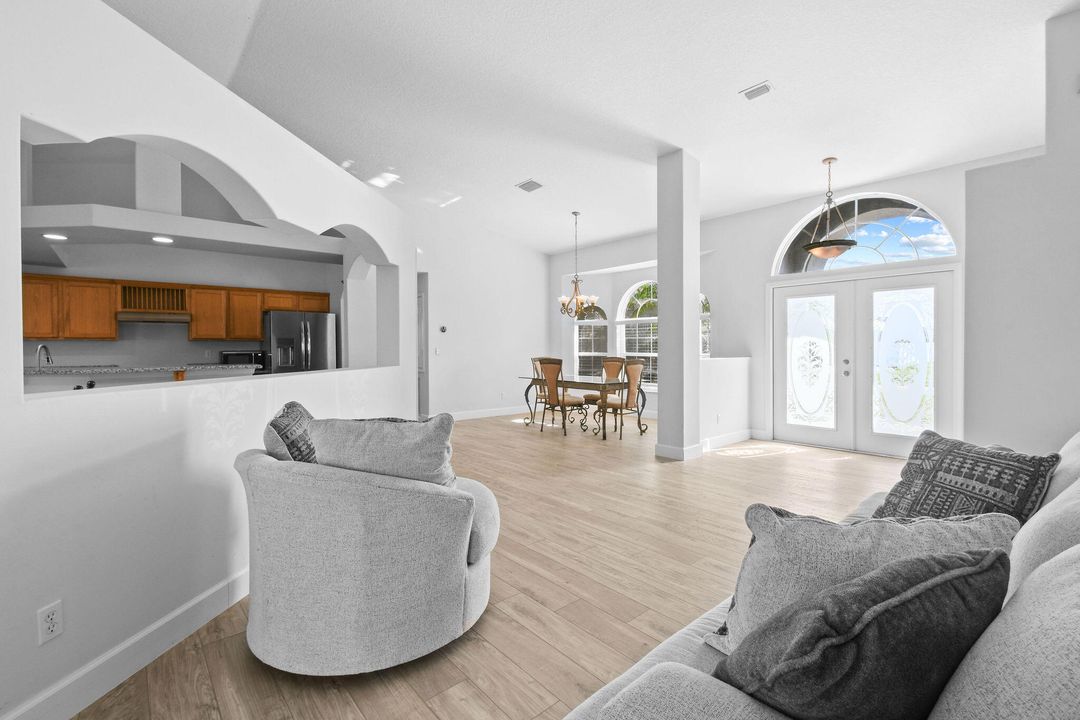 待售: $449,900 (3 贝兹, 2 浴室, 2053 平方英尺)