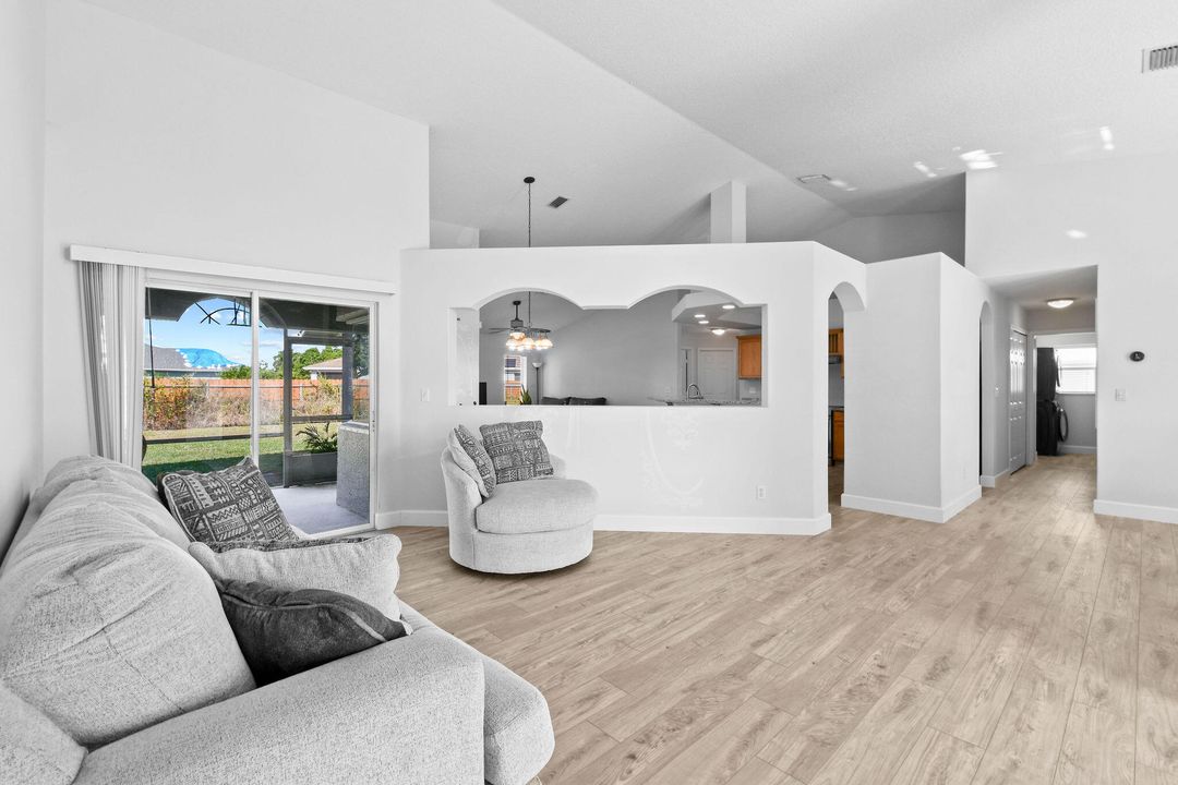 待售: $449,900 (3 贝兹, 2 浴室, 2053 平方英尺)