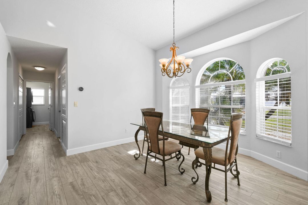 待售: $449,900 (3 贝兹, 2 浴室, 2053 平方英尺)