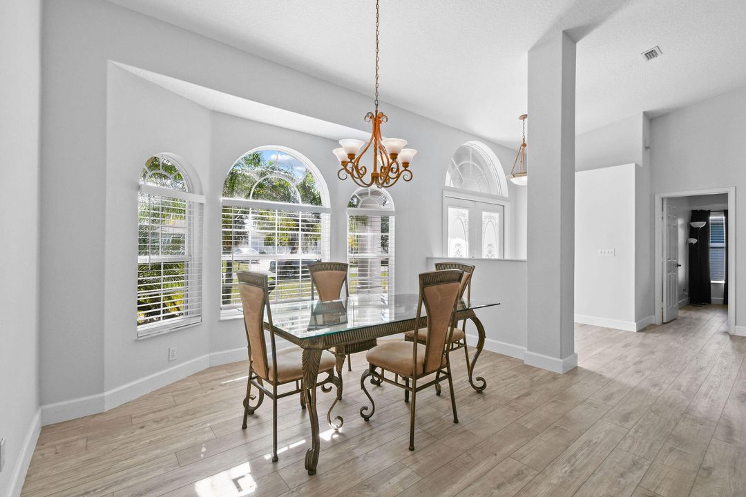 待售: $449,900 (3 贝兹, 2 浴室, 2053 平方英尺)