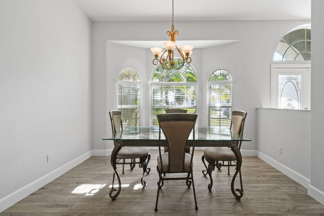 待售: $449,900 (3 贝兹, 2 浴室, 2053 平方英尺)