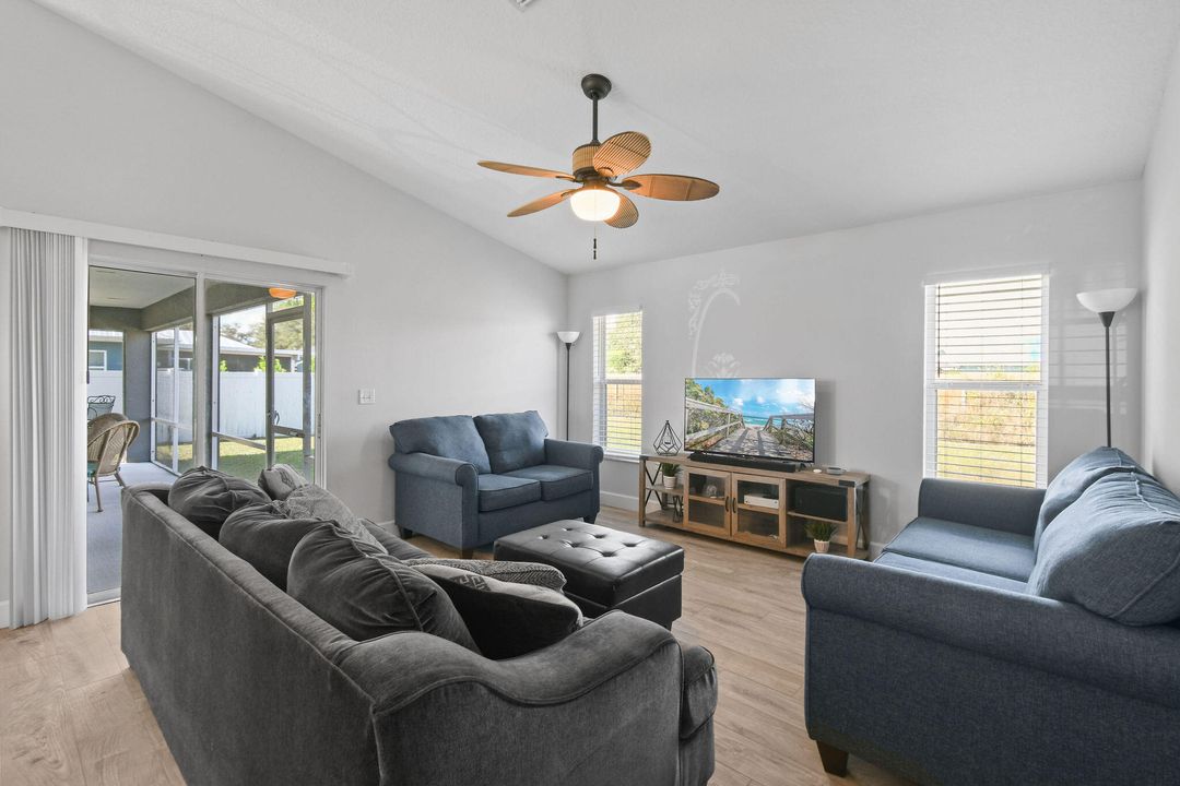 待售: $449,900 (3 贝兹, 2 浴室, 2053 平方英尺)