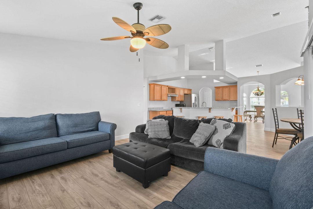 待售: $449,900 (3 贝兹, 2 浴室, 2053 平方英尺)