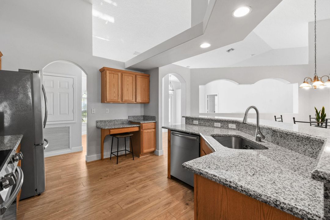 待售: $449,900 (3 贝兹, 2 浴室, 2053 平方英尺)