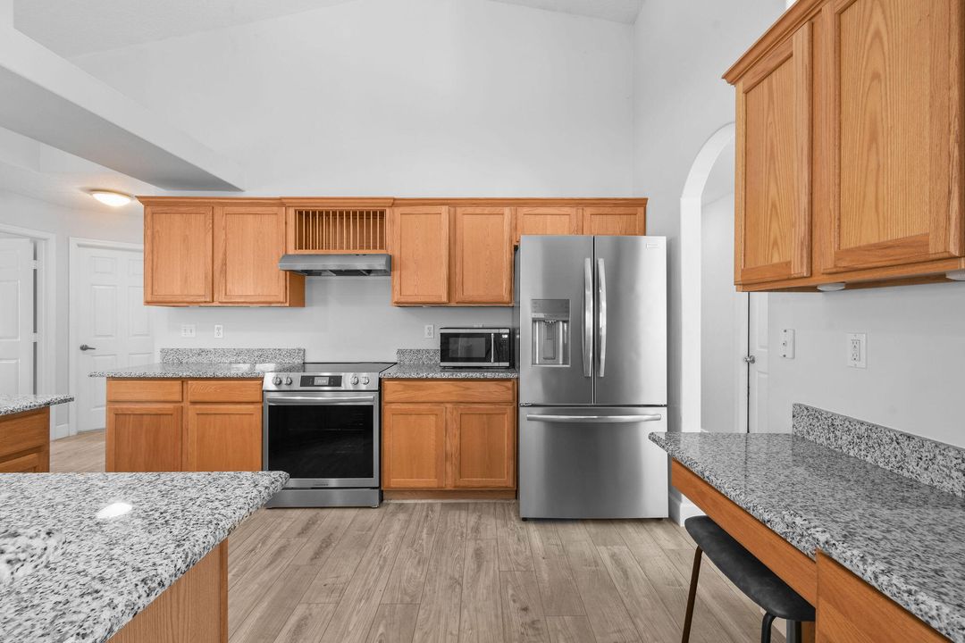 待售: $449,900 (3 贝兹, 2 浴室, 2053 平方英尺)