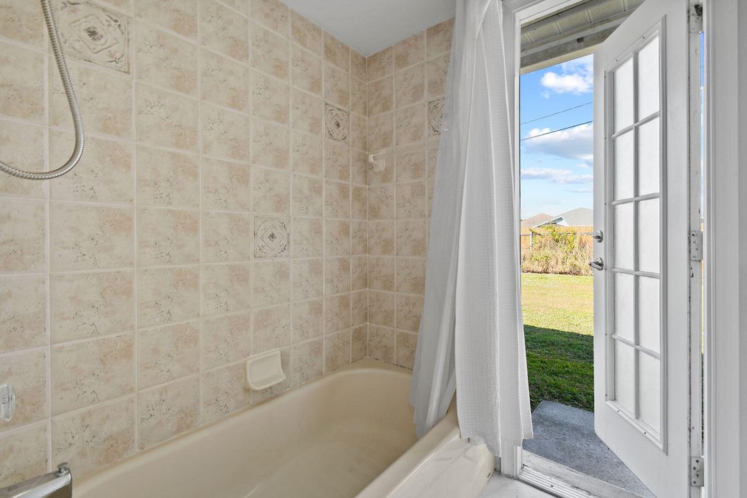 待售: $449,900 (3 贝兹, 2 浴室, 2053 平方英尺)