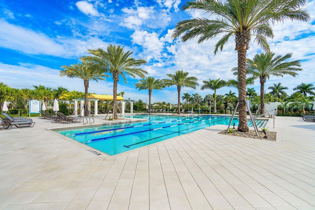 For Rent: $3,100 (3 beds, 2 baths, 2305 Square Feet)