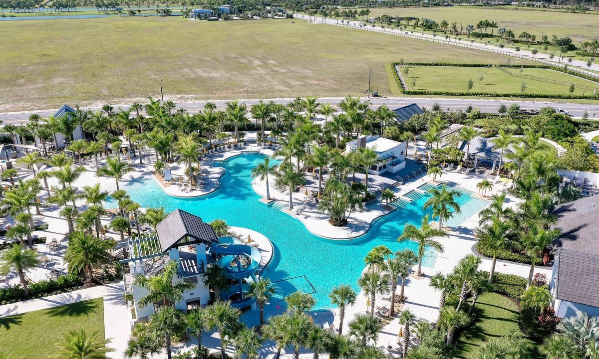 For Rent: $3,100 (3 beds, 2 baths, 2305 Square Feet)