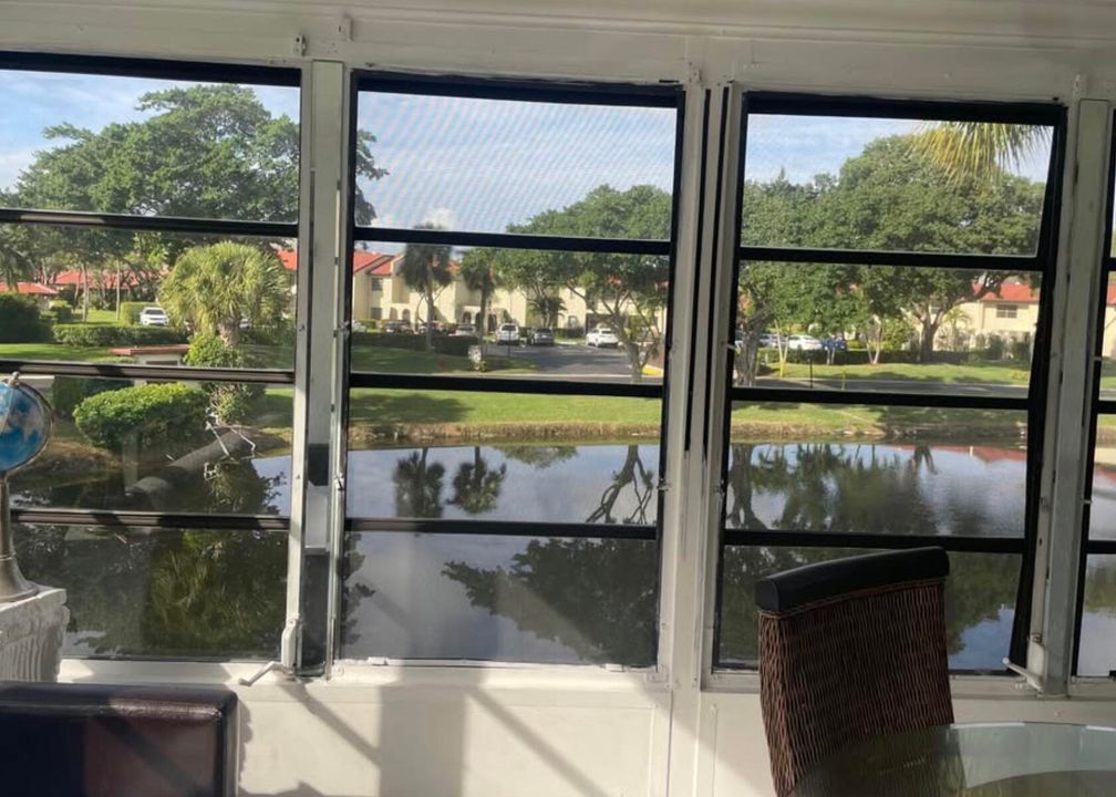 For Rent: $2,600 (2 beds, 2 baths, 1216 Square Feet)