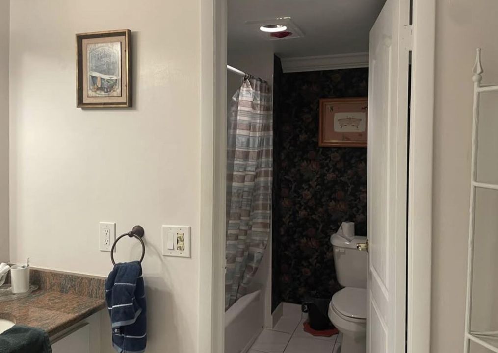 For Rent: $2,600 (2 beds, 2 baths, 1216 Square Feet)