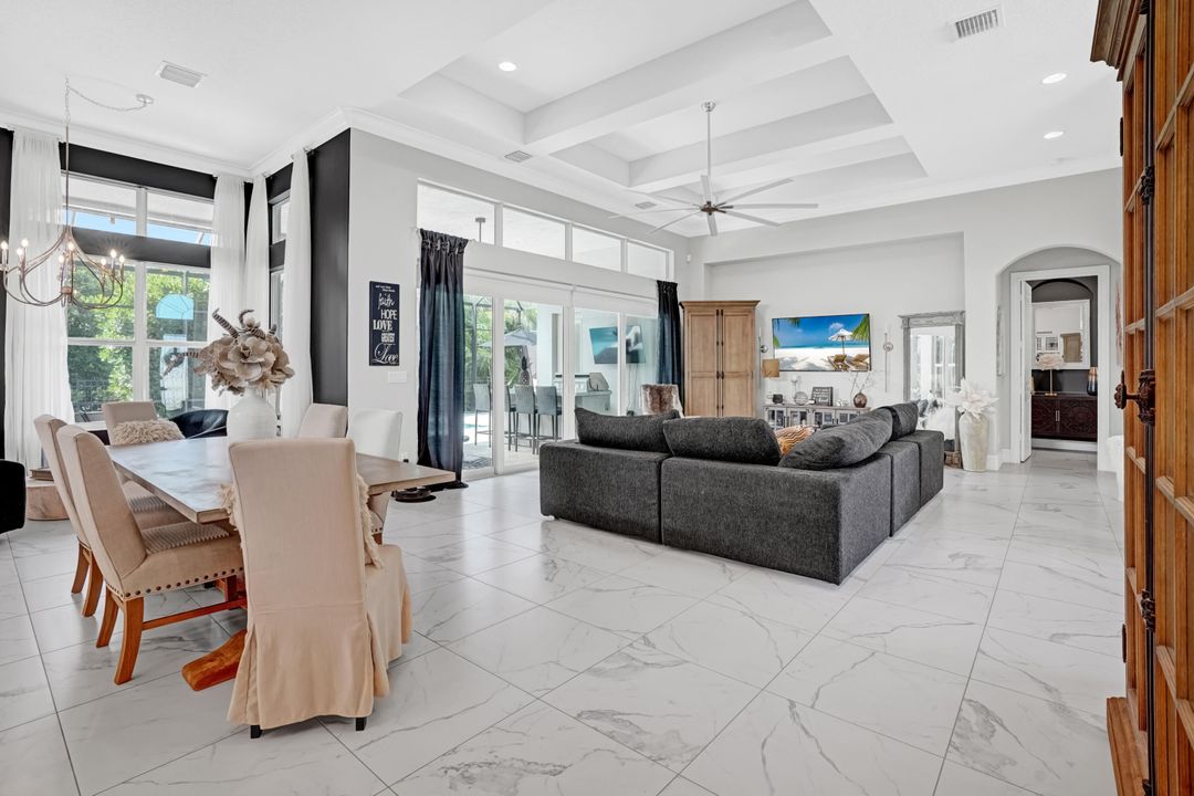 待售: $959,900 (3 贝兹, 3 浴室, 2698 平方英尺)