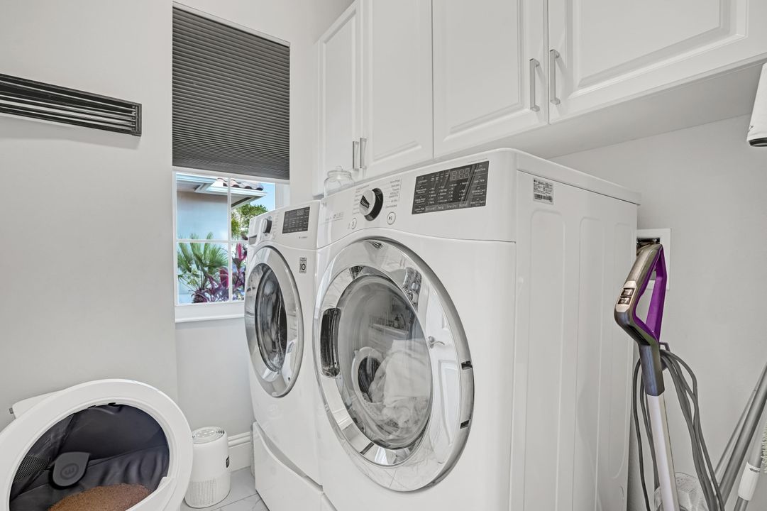 待售: $959,900 (3 贝兹, 3 浴室, 2698 平方英尺)