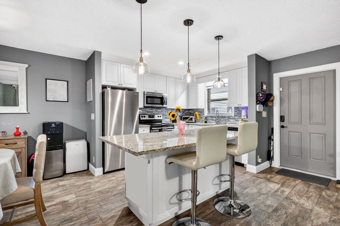 En Venta: $275,000 (2 camas, 2 baños, 1048 Pies cuadrados)