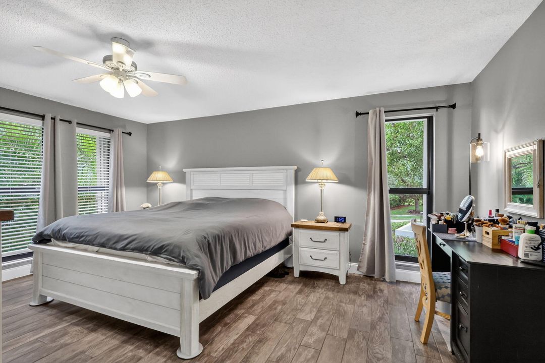 En Venta: $275,000 (2 camas, 2 baños, 1048 Pies cuadrados)