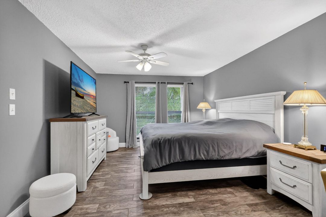 En Venta: $275,000 (2 camas, 2 baños, 1048 Pies cuadrados)