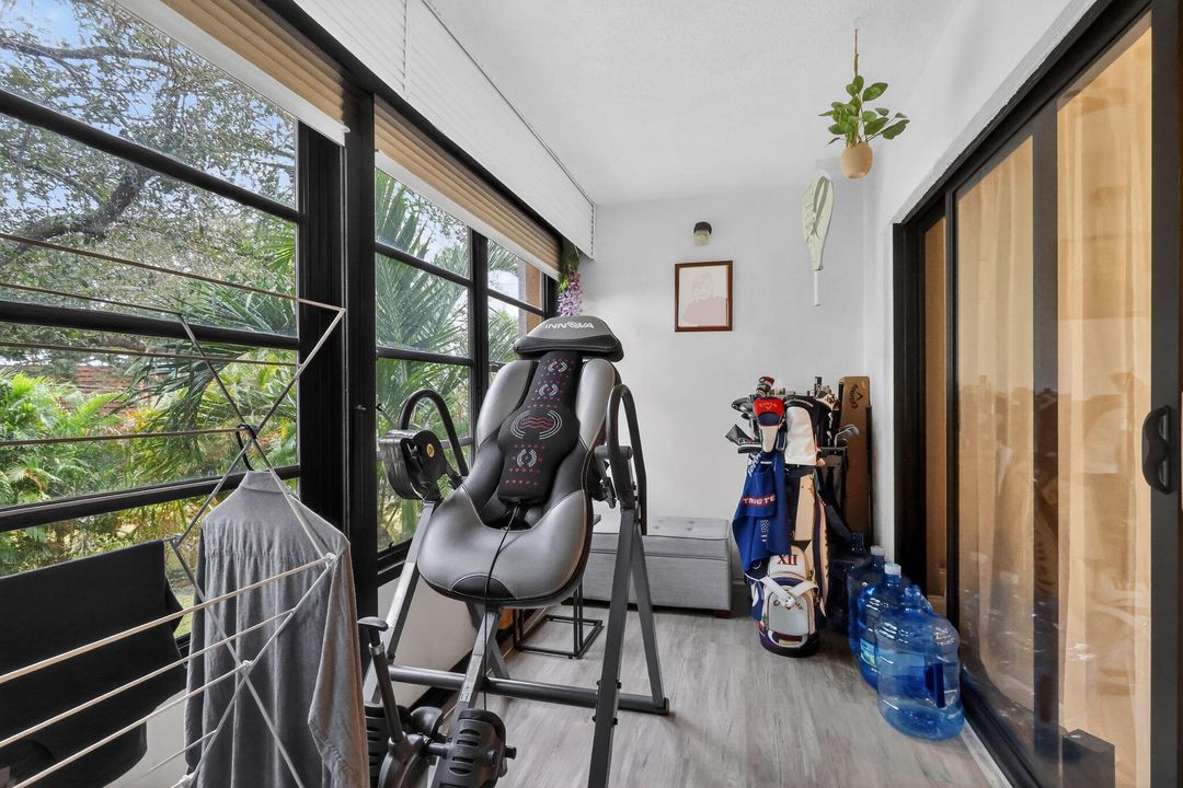 En Venta: $275,000 (2 camas, 2 baños, 1048 Pies cuadrados)