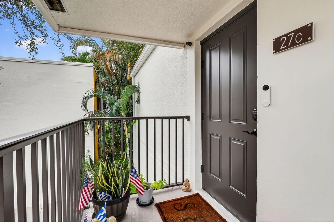 En Venta: $275,000 (2 camas, 2 baños, 1048 Pies cuadrados)