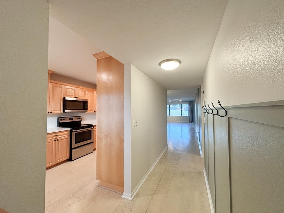 For Sale: $229,990 (2 beds, 2 baths, 1186 Square Feet)