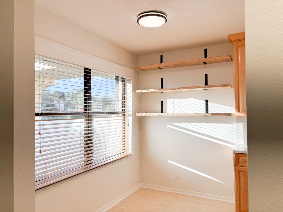 For Sale: $229,990 (2 beds, 2 baths, 1186 Square Feet)