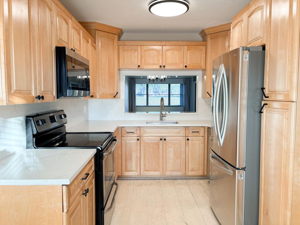 For Sale: $229,990 (2 beds, 2 baths, 1186 Square Feet)