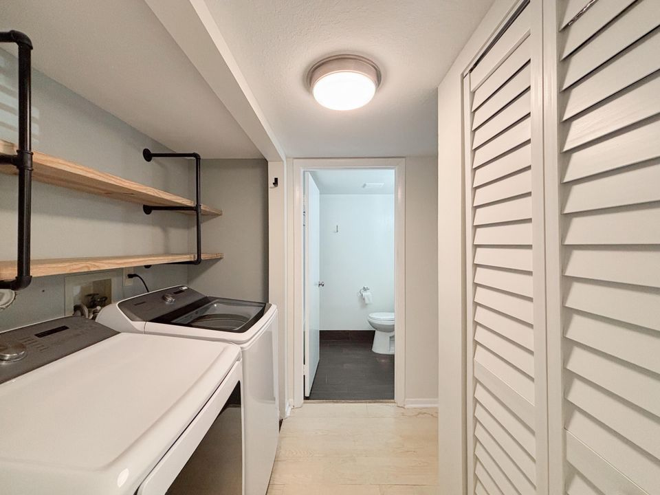 For Sale: $229,990 (2 beds, 2 baths, 1186 Square Feet)