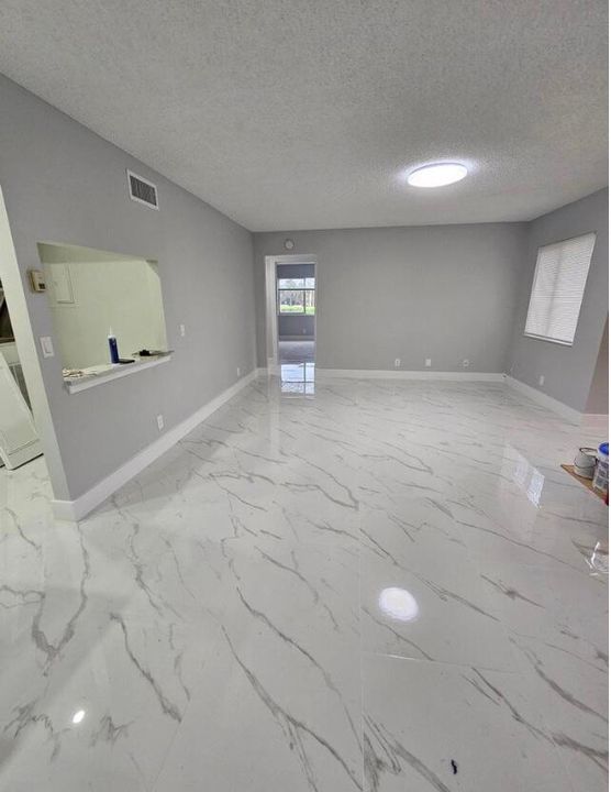 For Rent: $2,199 (2 beds, 2 baths, 1115 Square Feet)