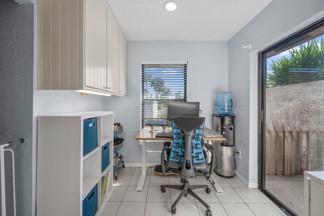 待售: $299,900 (2 贝兹, 2 浴室, 1218 平方英尺)