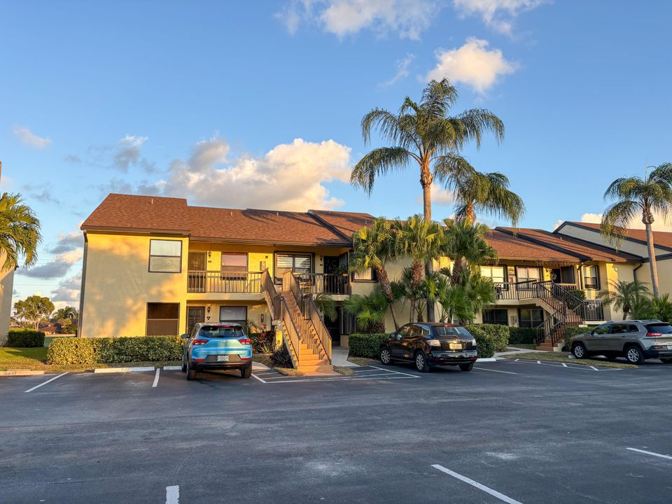 For Sale: $229,990 (2 beds, 2 baths, 1186 Square Feet)