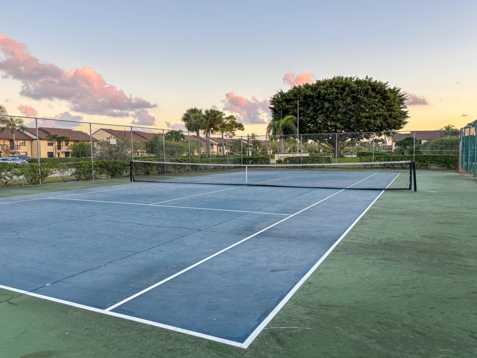 For Sale: $229,990 (2 beds, 2 baths, 1186 Square Feet)