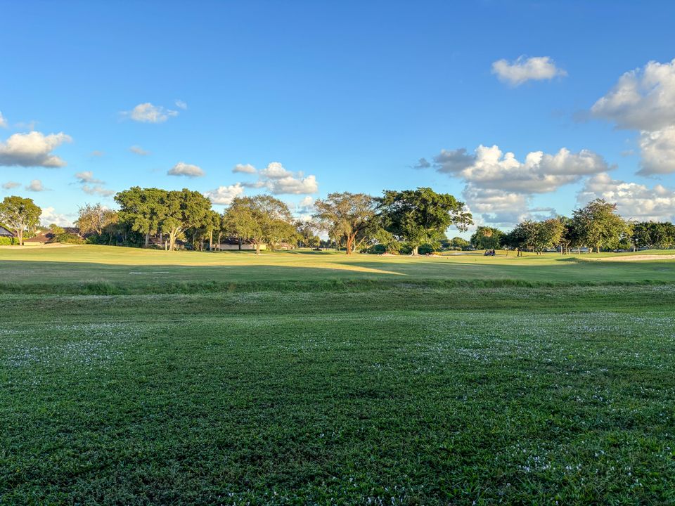 For Sale: $229,990 (2 beds, 2 baths, 1186 Square Feet)