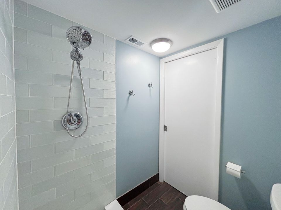 For Sale: $229,990 (2 beds, 2 baths, 1186 Square Feet)