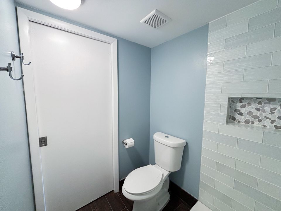 For Sale: $229,990 (2 beds, 2 baths, 1186 Square Feet)