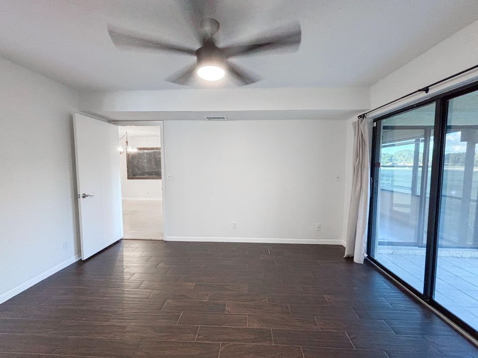 For Sale: $229,990 (2 beds, 2 baths, 1186 Square Feet)